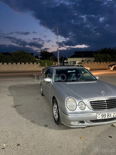Mercedes E 270-19