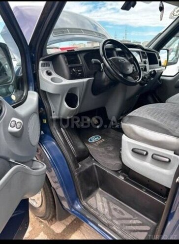 Ford Transit-3