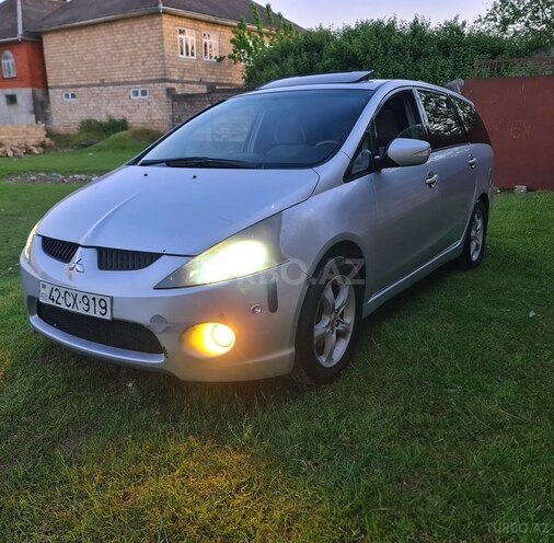 Mitsubishi Grandis-14