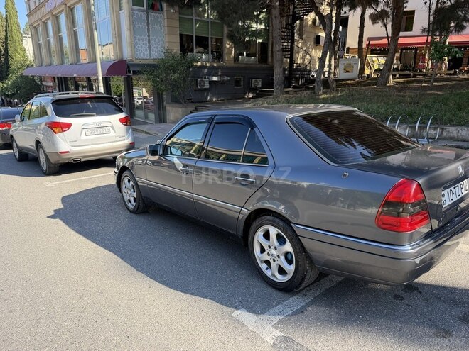 Mercedes C 200-2