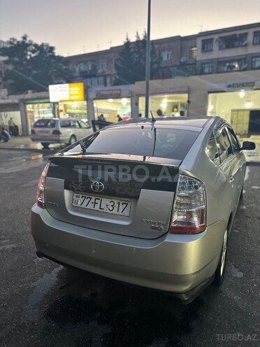 Toyota Prius-3