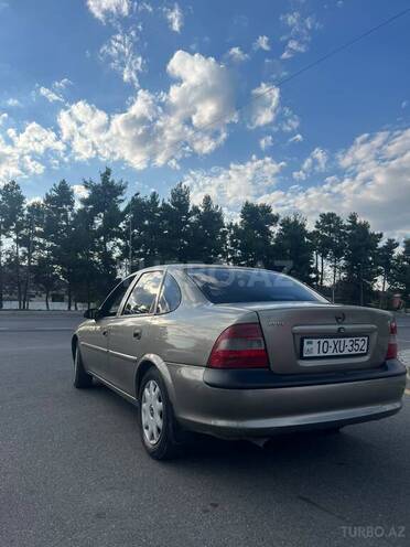 Opel Vectra-4