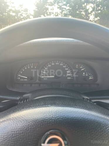 Opel Vectra-7