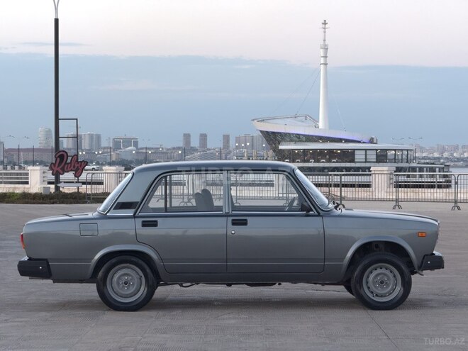 LADA (VAZ) 2107-4