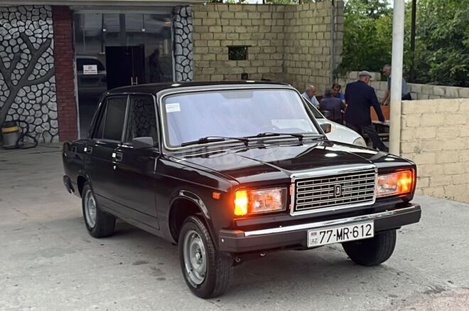 LADA (VAZ) 2107-1