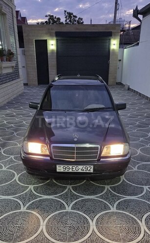 Mercedes C 220-1