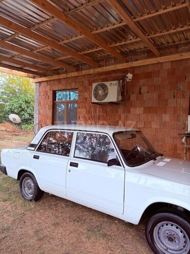 LADA (VAZ) 2107-5