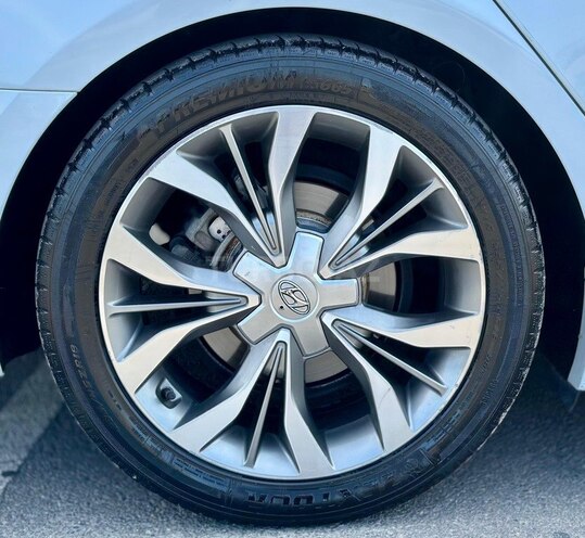 Hyundai Sonata-16