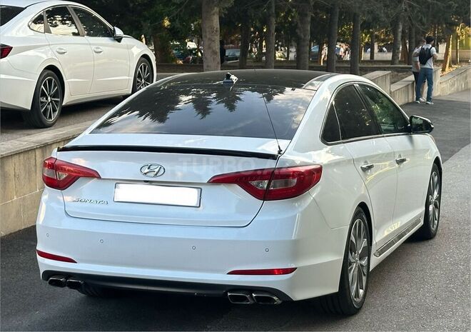 Hyundai Sonata-15