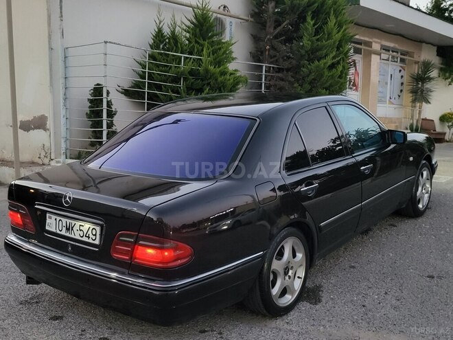 Mercedes E 280-12