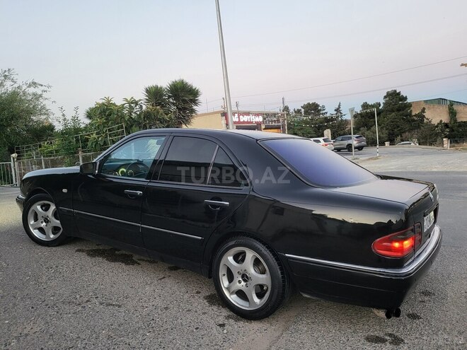 Mercedes E 280-9