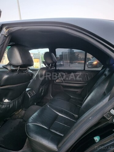 Mercedes E 280-19