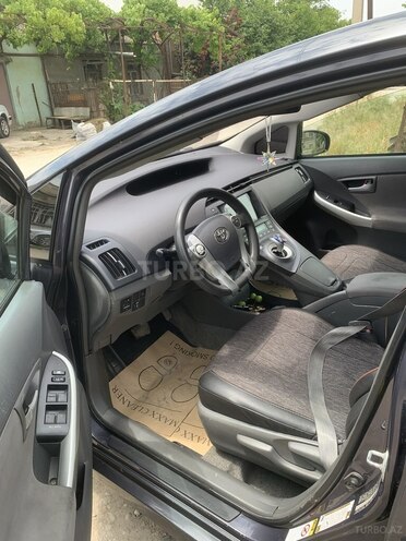 Toyota Prius-6