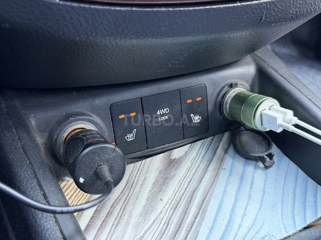 Hyundai Santa Fe-13