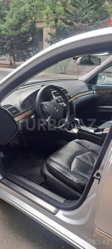 Mercedes E 270-7