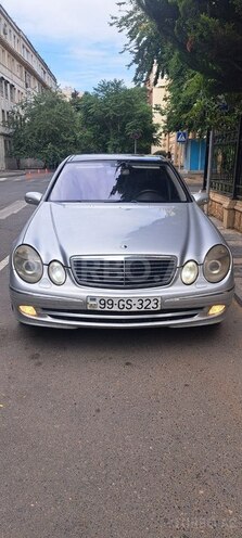 Mercedes E 270-1