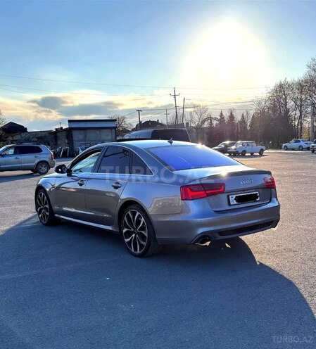 Audi A6-4