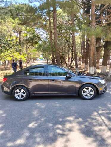 Chevrolet Cruze-10
