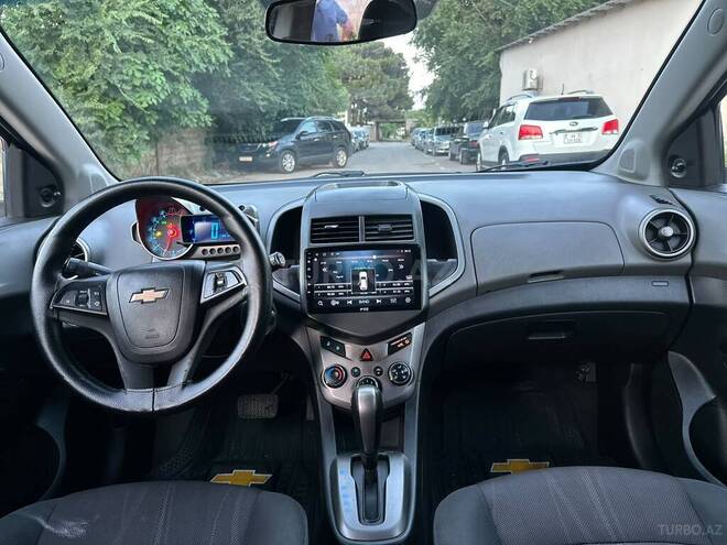 Chevrolet Aveo-12