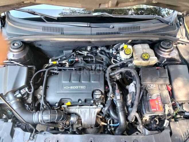 Chevrolet Cruze-18