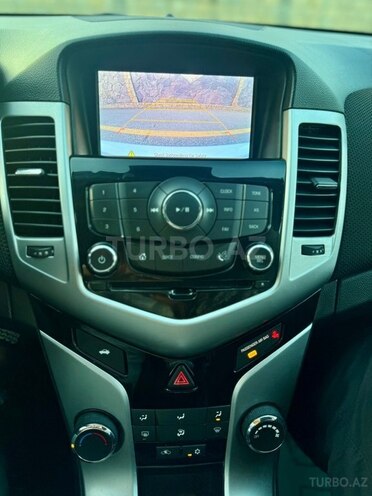 Chevrolet Cruze-20
