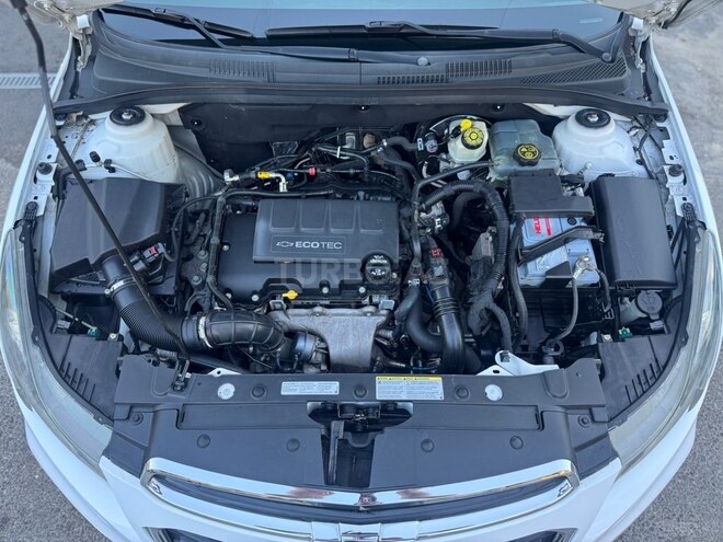 Chevrolet Cruze-16