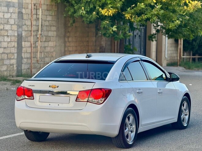 Chevrolet Cruze-10