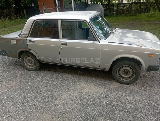LADA (VAZ) 2107-4
