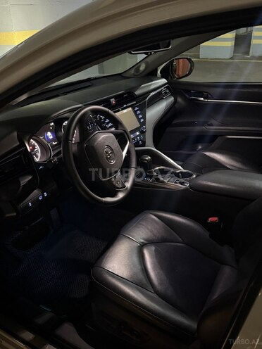 Toyota Camry-10