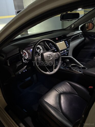 Toyota Camry-8