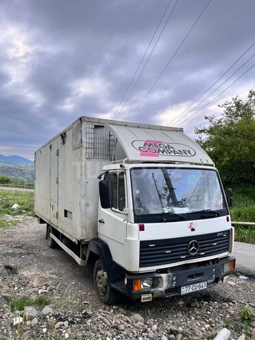 Mercedes Atego 814-8