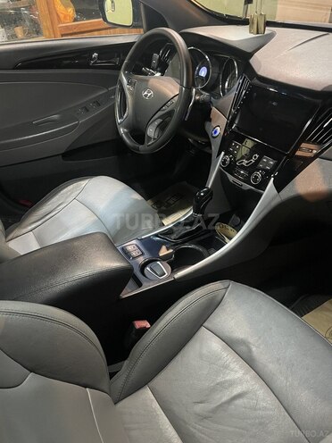 Hyundai Sonata-6