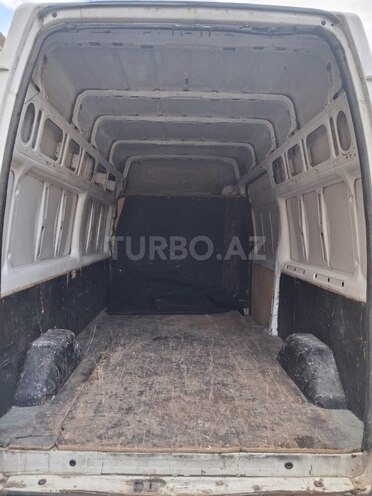 Ford Transit-5