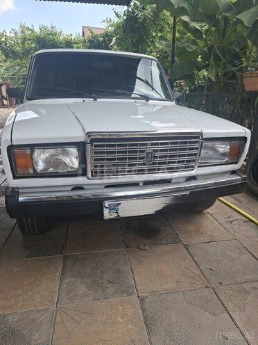 LADA (VAZ) 2107-1