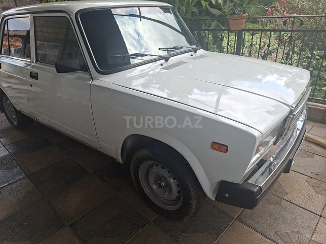 LADA (VAZ) 2107-2