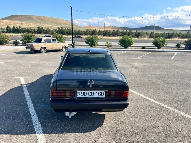 Mercedes 190-8
