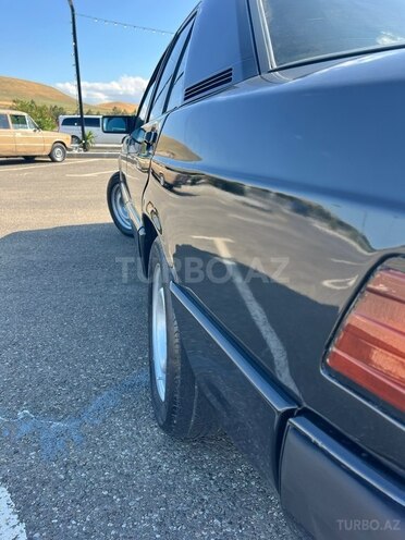 Mercedes 190-10
