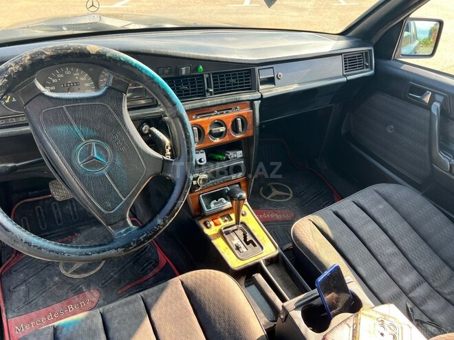 Mercedes 190-11