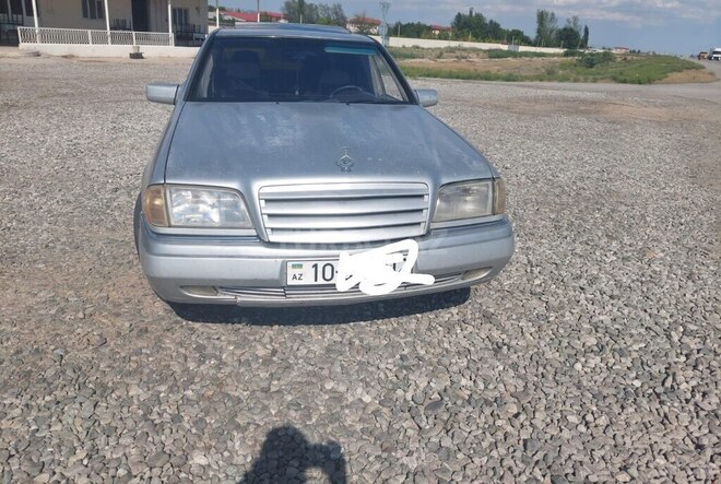 Mercedes C 220-1