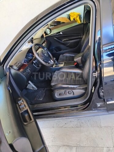 Volkswagen Passat-8