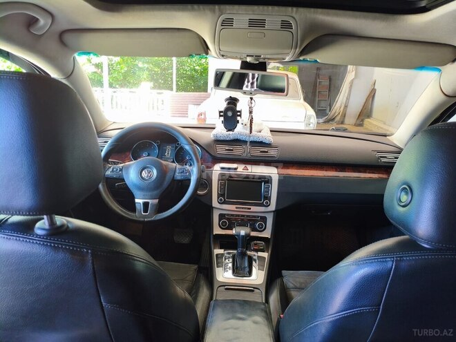 Volkswagen Passat-11