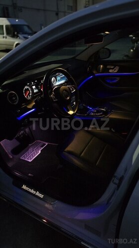Mercedes E 220 d-7