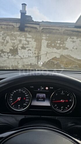 Mercedes E 220 d-4