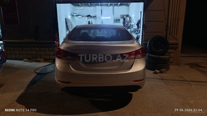 Hyundai Elantra-2