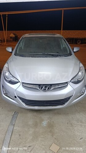 Hyundai Elantra-1
