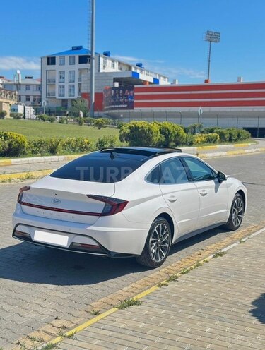 Hyundai Sonata-4