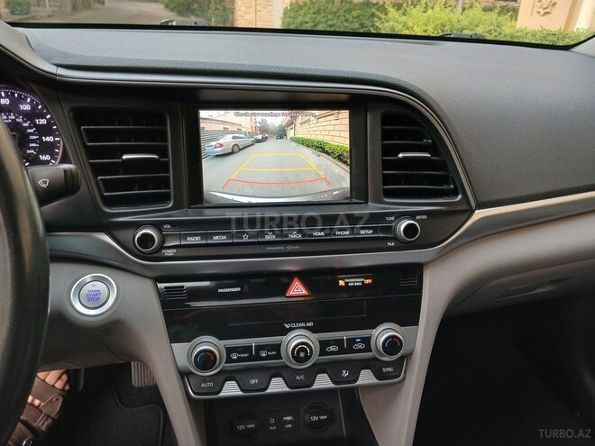 Hyundai Elantra-5