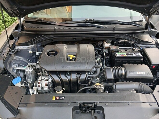 Hyundai Elantra-4