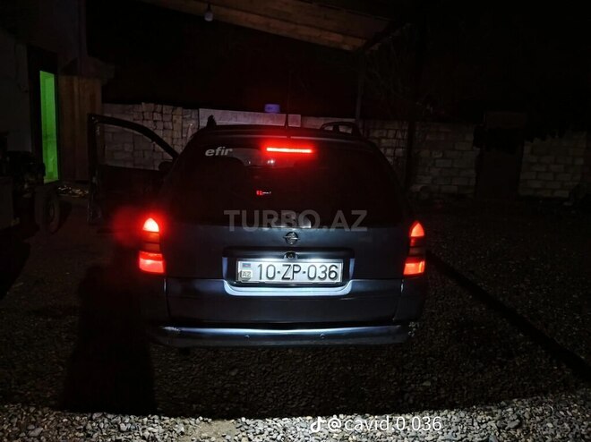 Opel Vectra-4
