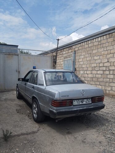 Mercedes 190-4